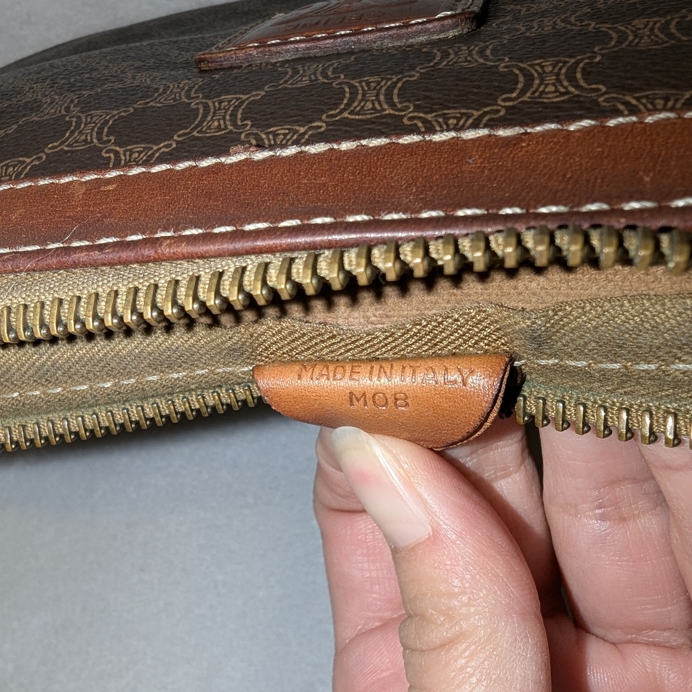 Celine - Vintage Leather Clutch Pouch Bag - Picture 14 of 15